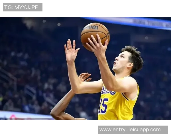 本赛季球队进攻变化显著里弗斯指出更多球员积极冲击篮下 本赛季球队进攻变化显著里弗斯指出更多球员积极冲击篮下